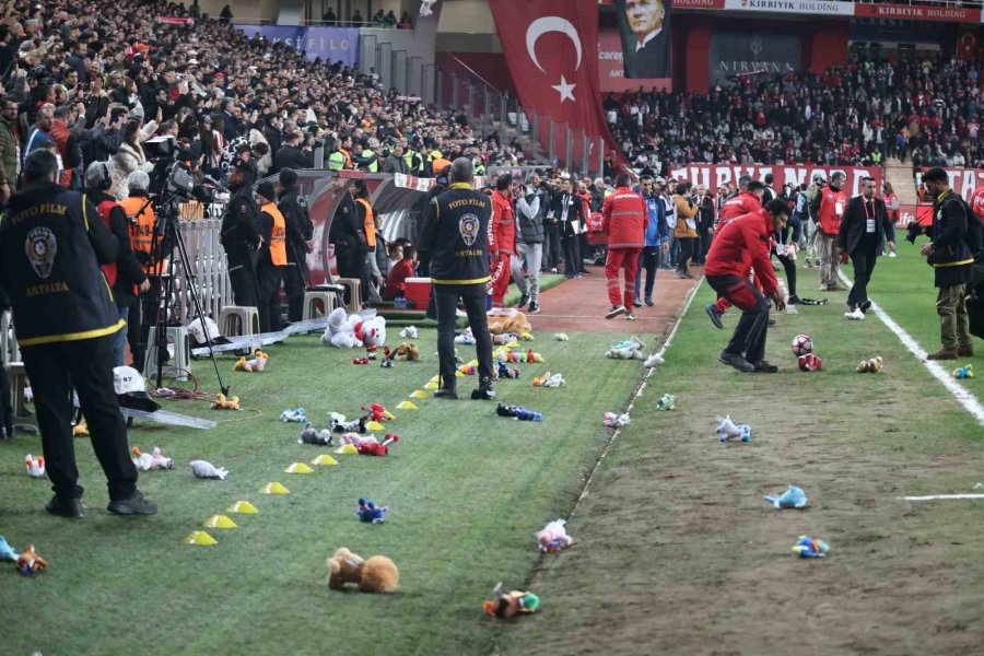 Trendyol Süper Lig: Antalyaspor: 0 - Fenerbahçe: 1 (ilk Yarı)