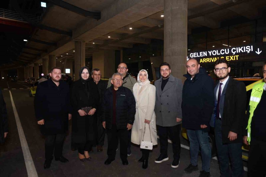 Kayseri Havalimanı’nın Yeni Terminal Binasının İlk Yolcuları Karşılandı