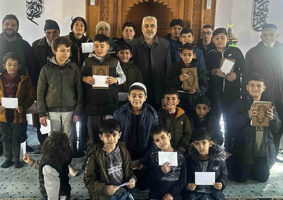 Hüyük’te Yarı Yıl Tatilinde Camiye Giden Öğrenciler Ödüllendirildi