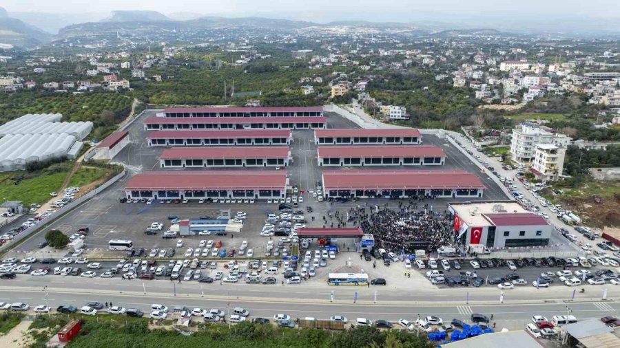 Seçer, Erdemli Toptancı Hali Kompleksinin Anahtar Teslim Törenine Katıldı