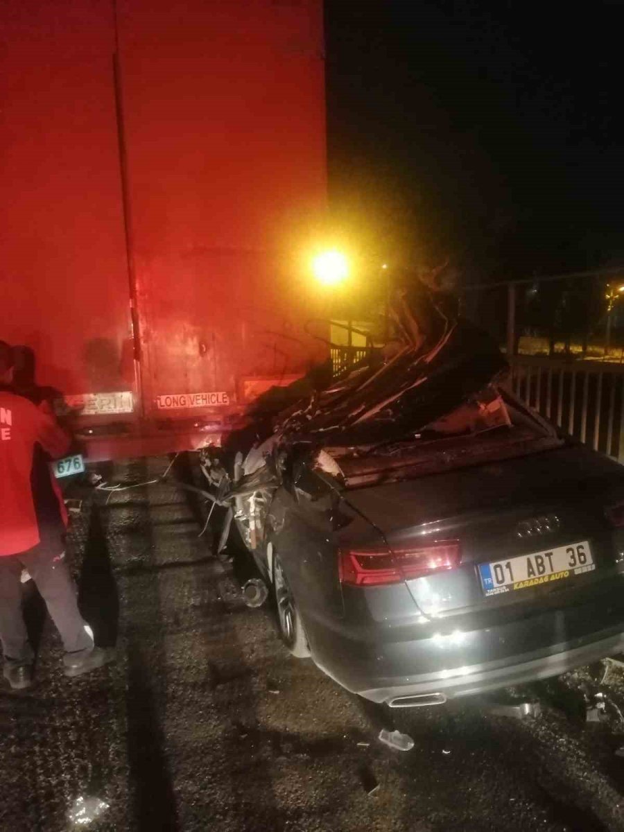 Mersin’de Tırın Altına Giren Lüks Otomobil Hurdaya Döndü: 1 Ölü