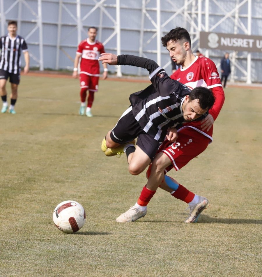 Tff 2. Lig: 68 Aksaray Belediyespor: 0 - Karaman Fk: 2