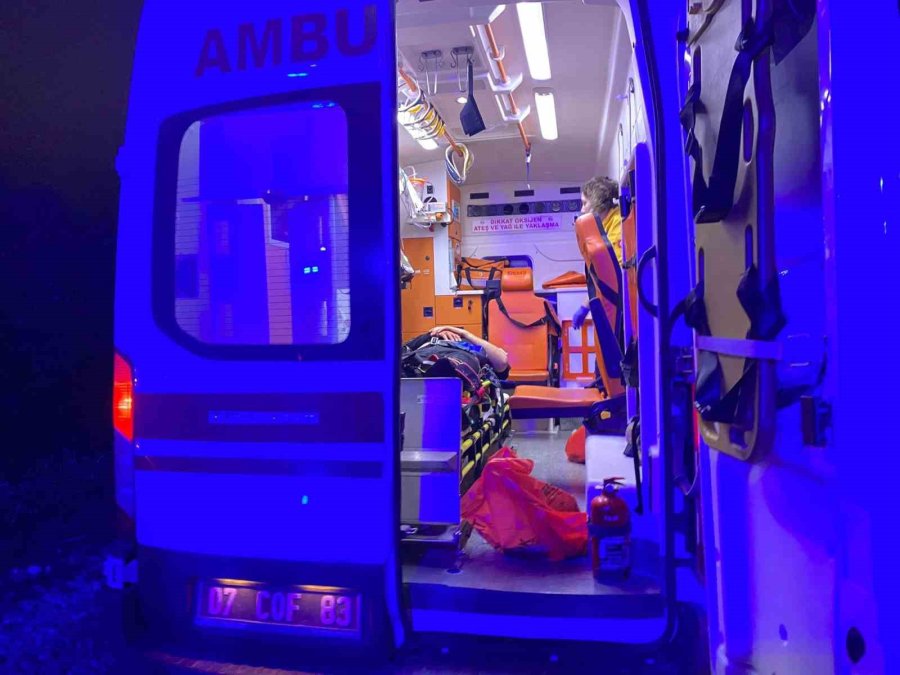 Dere Yatağına Uçan Otomobil İçin Yardıma Koştular, Bulmaca Gibi Kazayı Çözmeye Çalıştılar