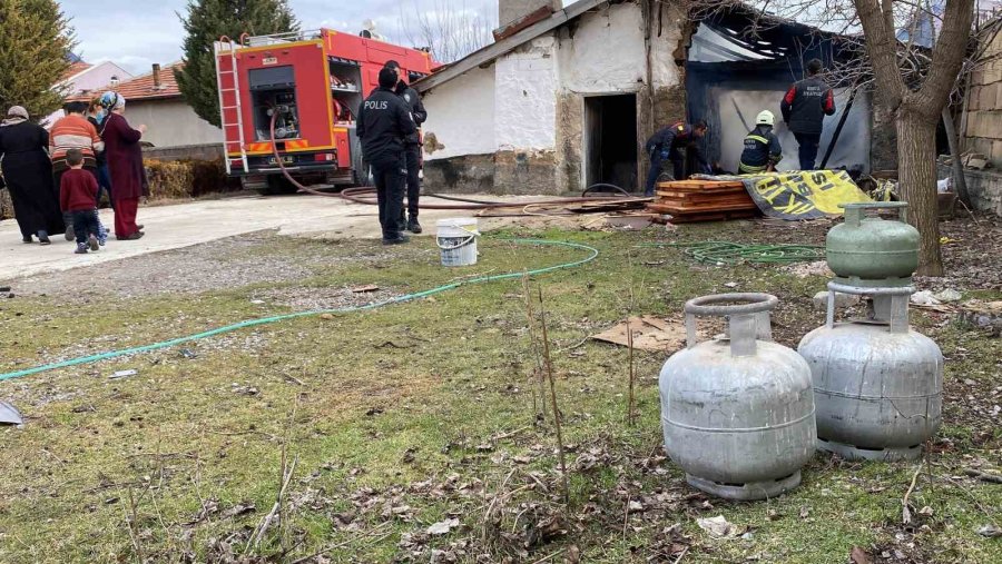 Konya’da Müstakil Evin Aşhanesinde Yangın