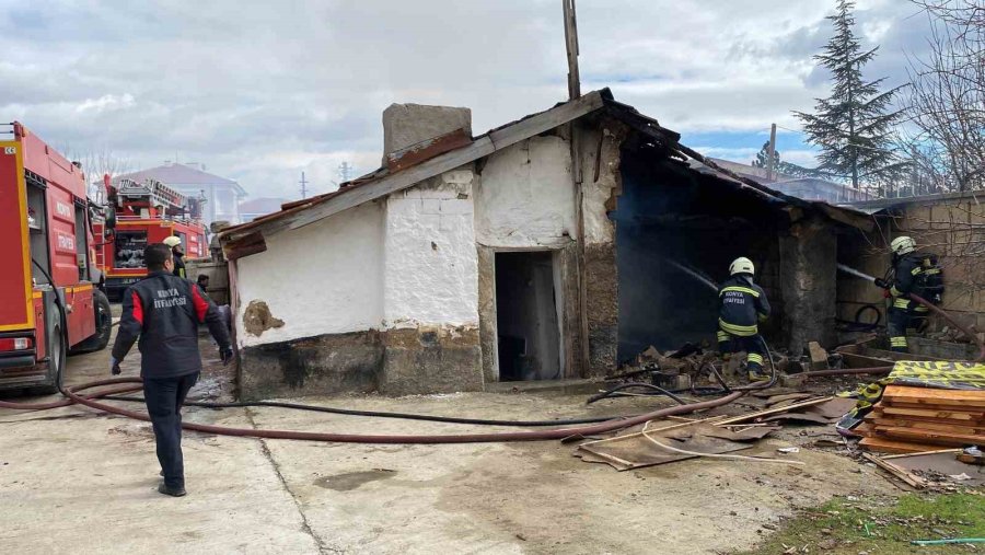Konya’da Müstakil Evin Aşhanesinde Yangın