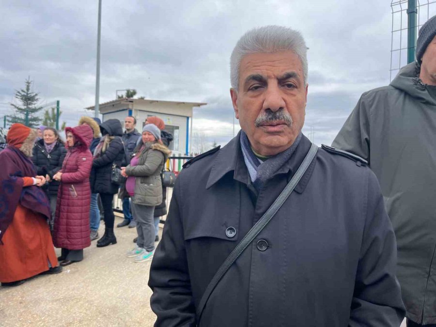 Kavga Sonrası 6 Öğretmenin Başka Okullara Tayin Edilmesi Velilerin Tepkisine Neden Oldu