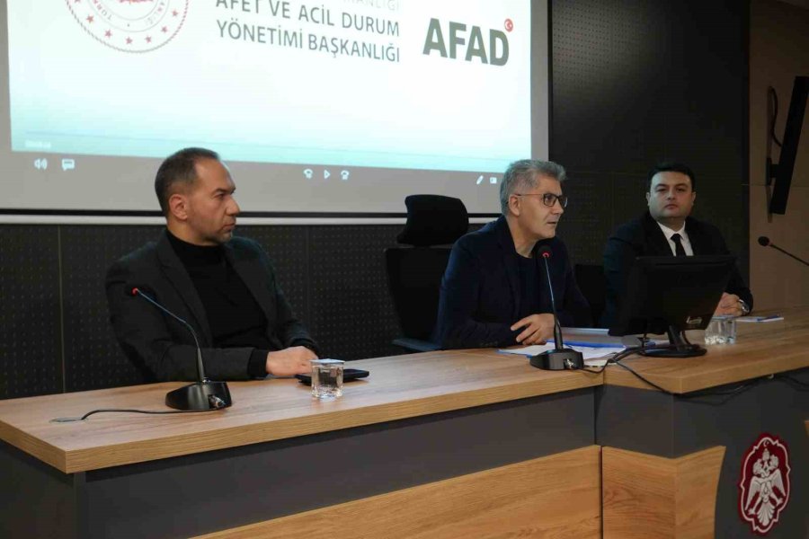 Niğde’de Depremde Hayatını Kaybedenler Anıldı