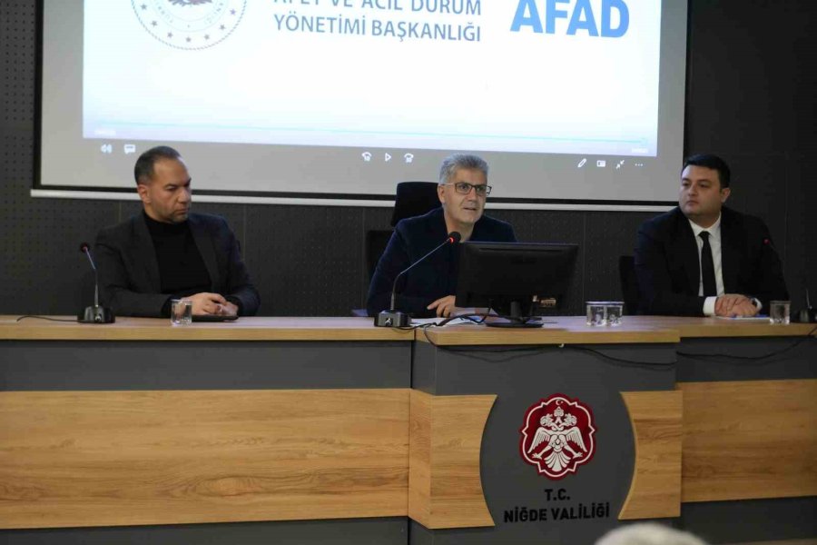 Niğde’de Depremde Hayatını Kaybedenler Anıldı