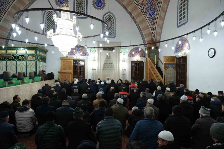 Karaman’da 6 Şubat Depreminde Hayatını Kaybedenler Anıldı