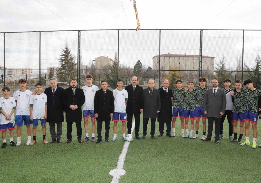 Konya Büyükşehir’in Ereğli’ye Kazandırdığı 8 Halı Sahanın Açılışı Yapıldı