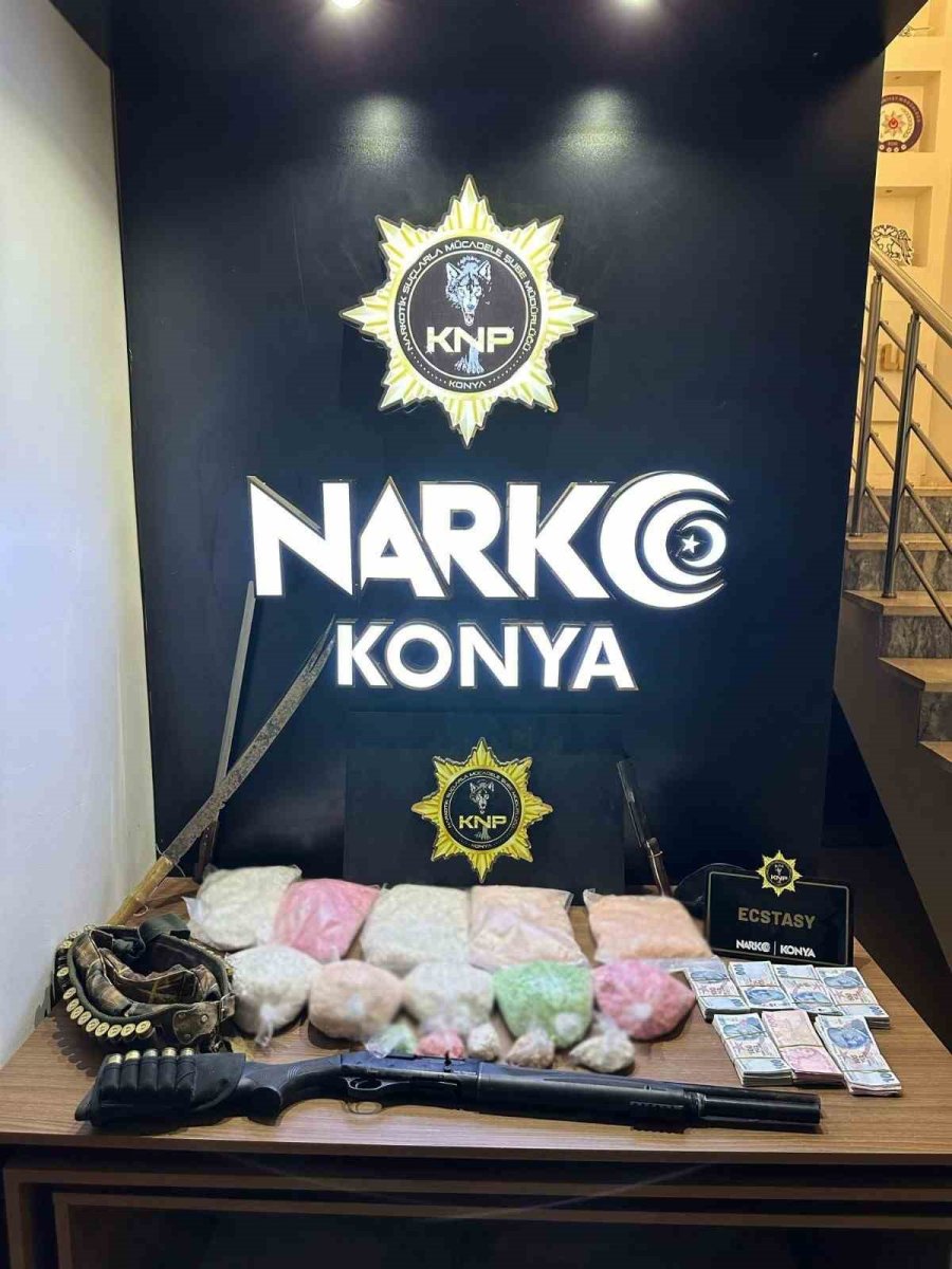 Aracın Hava Filtresinden Uyuşturucu Çıktı