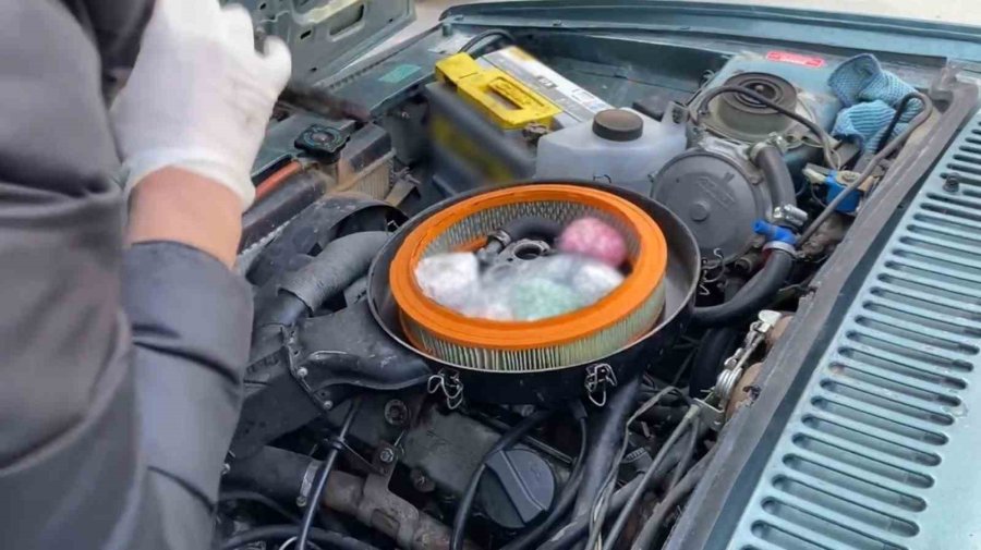 Aracın Hava Filtresinden Uyuşturucu Çıktı