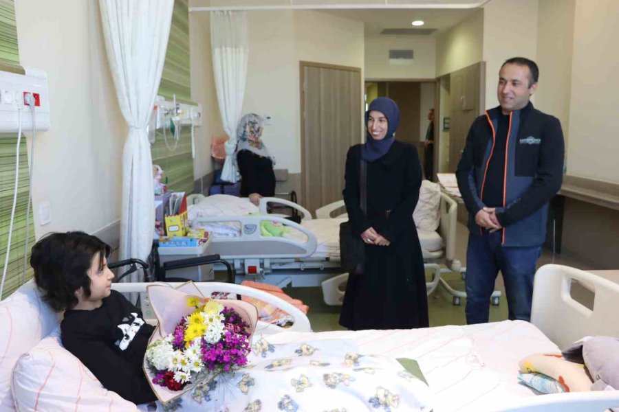 Aysima Çok İstediği Öğretmenlerine Kavuştu