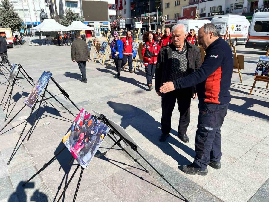Afad’ın "deprem Fotoğraf Sergisi" Duygulandırdı