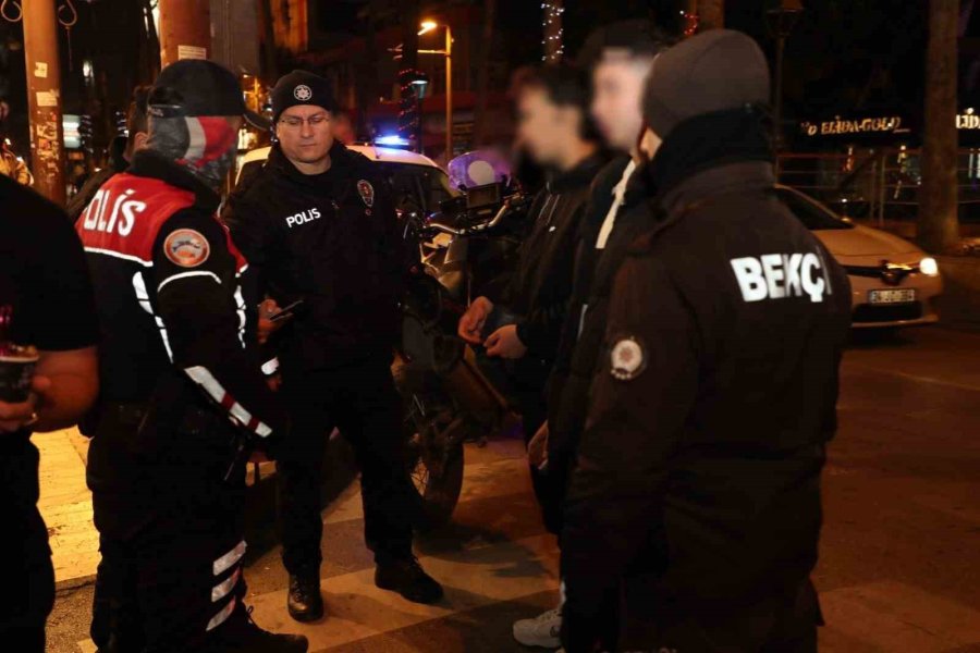 Aranan 25 Şüpheli Yakalandı