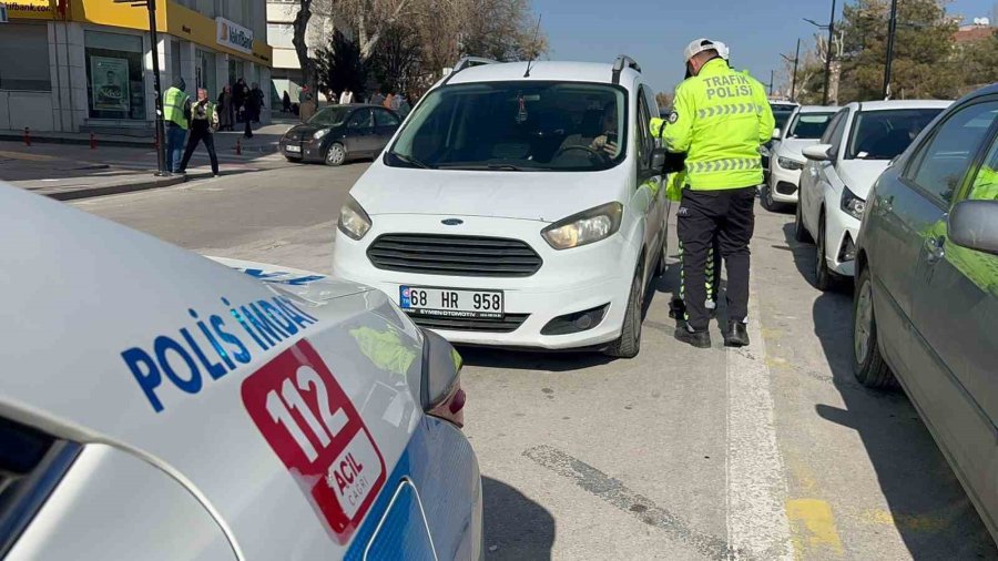 Aksaray’da 12 Saatlik Uygulamada Bin 200 Araç Denetlendi