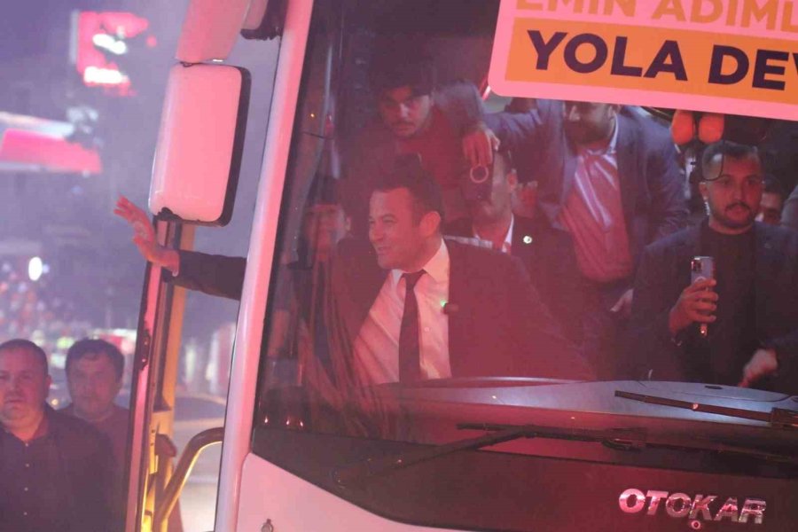 Ak Parti Kaş Belediye Başkan Adayı Mutlu Ulutaş Törenle Karşılandı