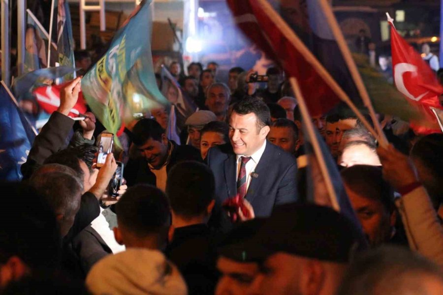 Ak Parti Kaş Belediye Başkan Adayı Mutlu Ulutaş Törenle Karşılandı