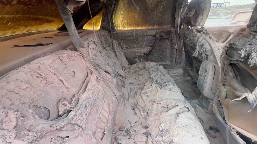 Yanan Sürücü Yarasını Unutup Sedye Üzerinde Yakınlarını Teselli Etti