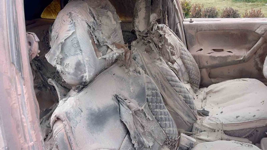 Yanan Sürücü Yarasını Unutup Sedye Üzerinde Yakınlarını Teselli Etti