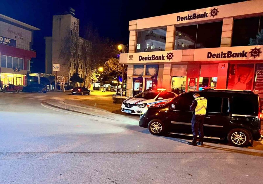 Alanya’dan 49 Araç Sürücüsüne 166 Bin 222 Lira Para Cezası