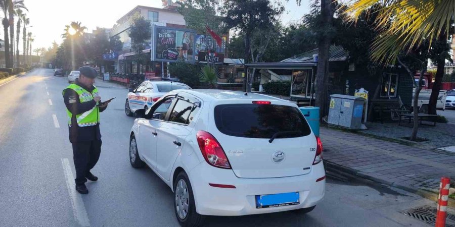 Alanya’dan 49 Araç Sürücüsüne 166 Bin 222 Lira Para Cezası