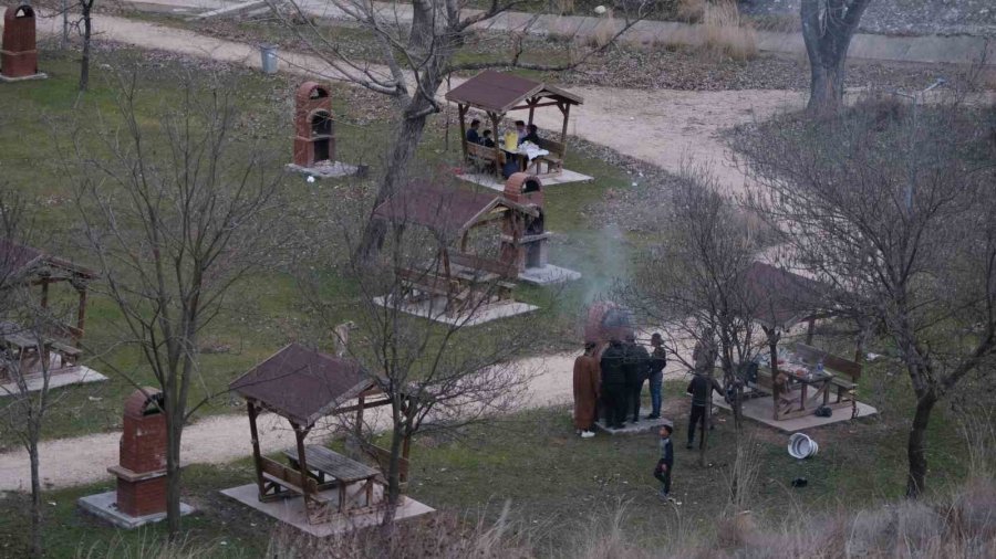 Şubat Ortasında İlkbahar Gibi Piknik Keyfi Yaptılar