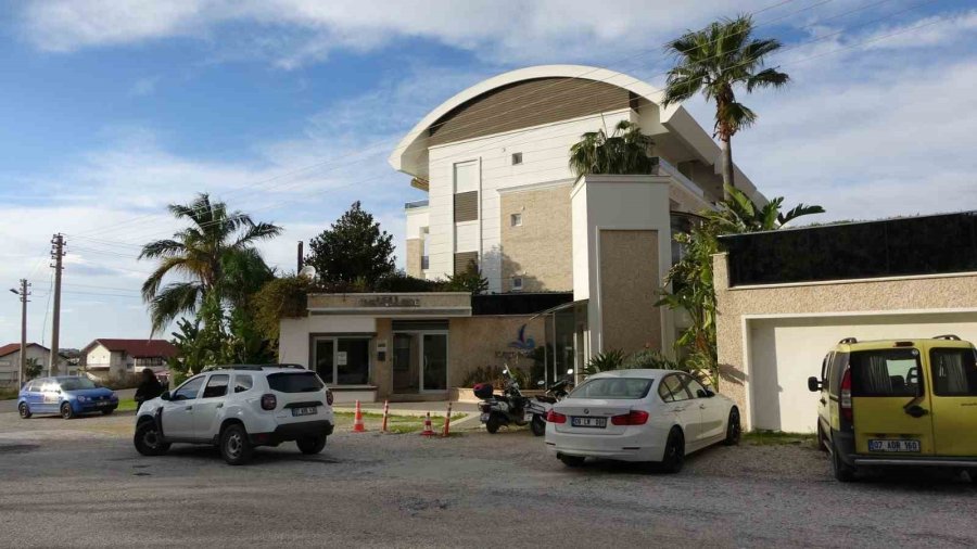 Silah Tutukluk Yapınca Önce Kaçtı, 50 Metre Sonra Geri Döndü, Ayaklarından Vurdu