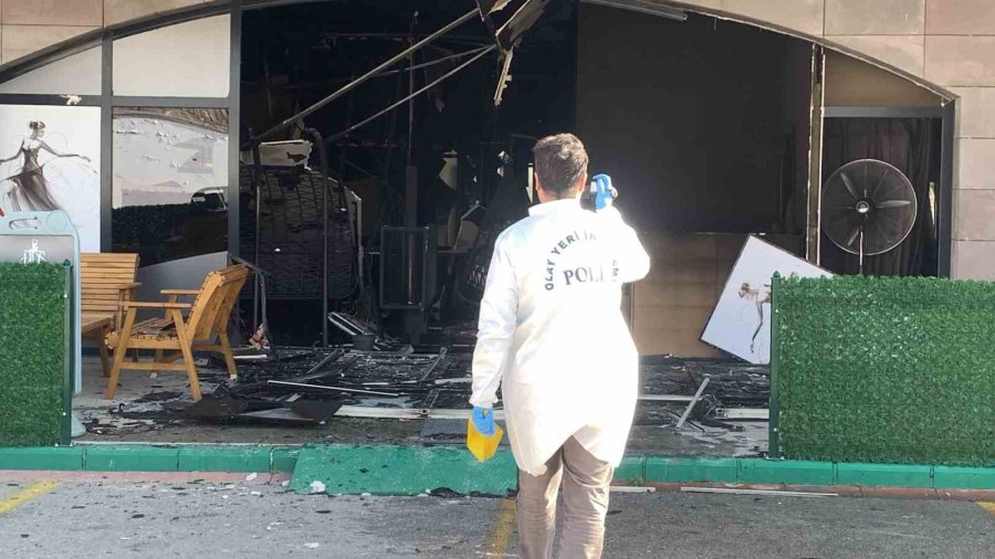 Dans Ve Sanat Akademisi Kursunda Çıkan Yangında Maddi Hasar