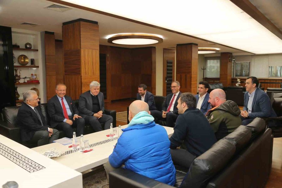 Başkan Büyükkılıç, Türkiye Tenis Federasyonu Başkanı Durmuş İle Spor Şehri Kayseri’ye Yakışacak Projeleri İstişare Etti