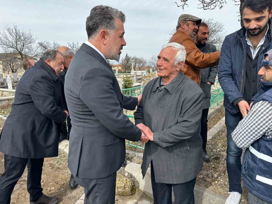 İş Adamı Mehmet Özet Kabri Başında Anıldı