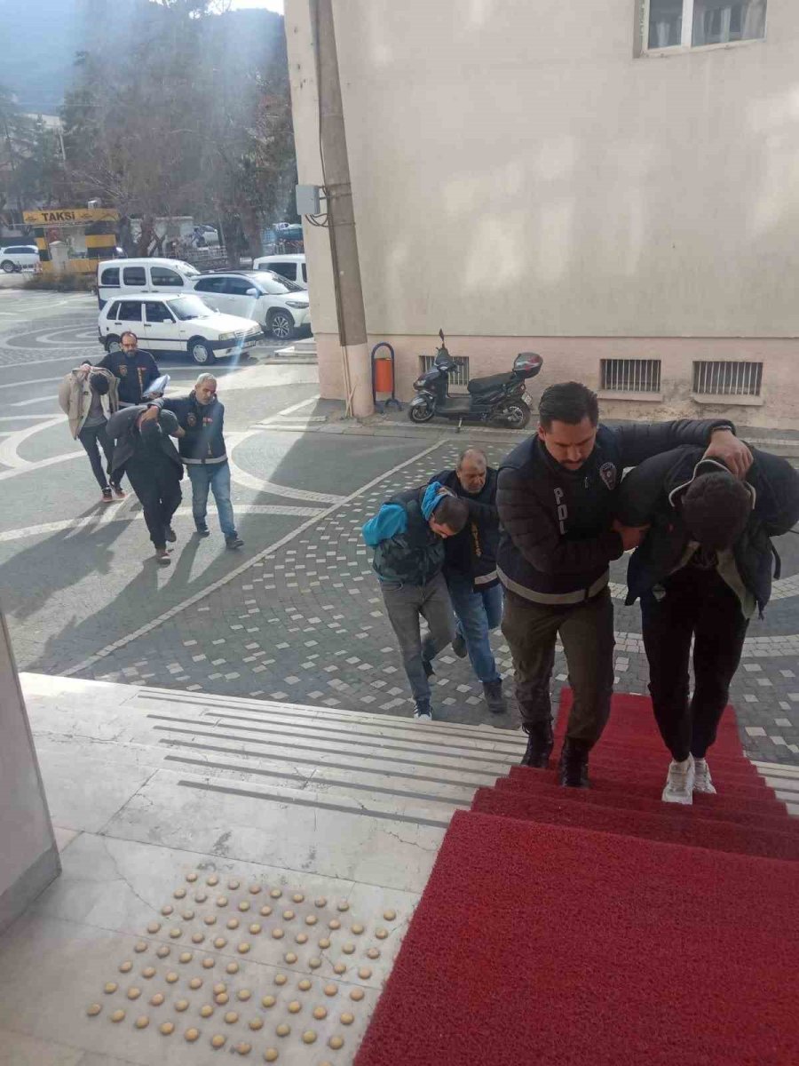 Konya’da Kaçak İçki Ve Uyuşturucu Operasyonu: 1 Tutuklama