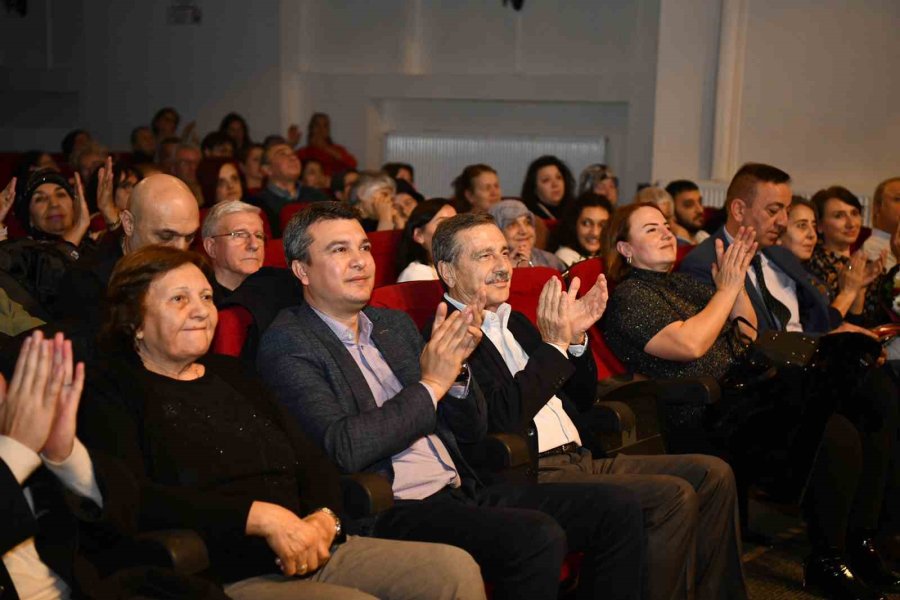 Güllerin Sesi Kadınlar Korosu Konseri