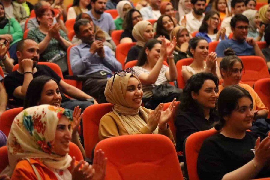 Aksaray Belediyesi Şehir Tiyatroları İle Kapılarını Sanatseverlere Aralıyor