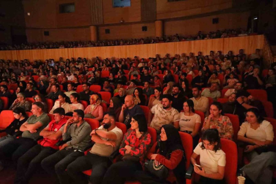 Aksaray Belediyesi Şehir Tiyatroları İle Kapılarını Sanatseverlere Aralıyor