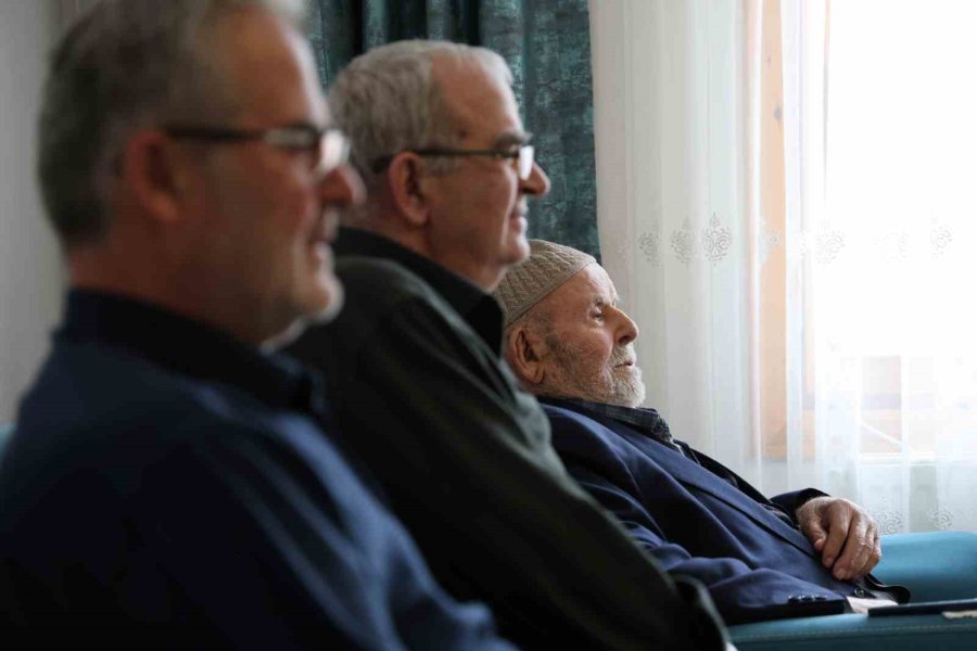 102 Yaşında 5 Çocuğu 55 Torunu Var