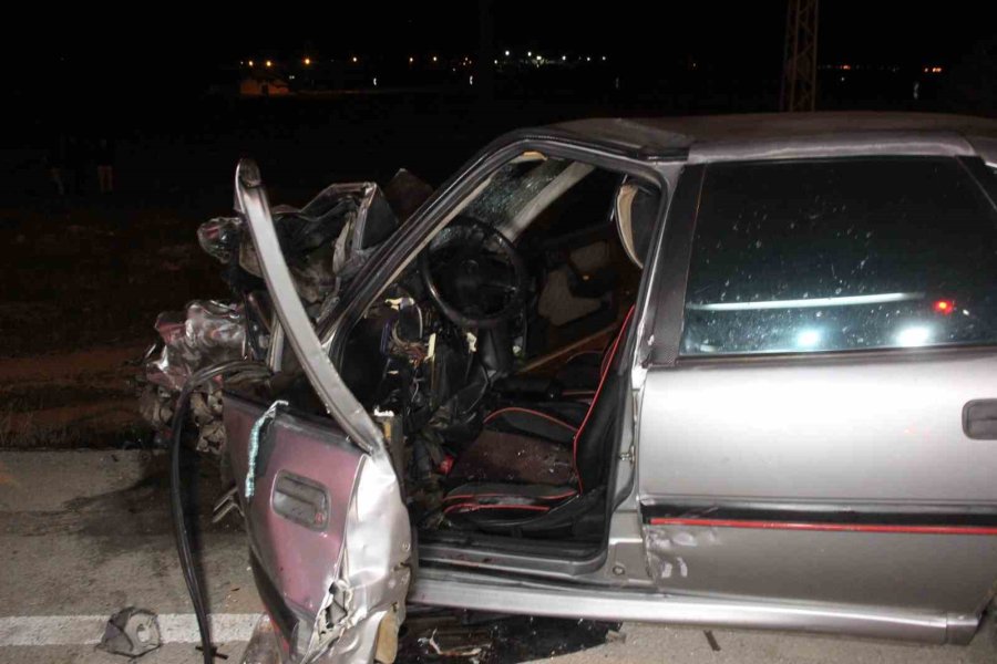 Otomobille Çarpışan Ambulans Devrildi: 5 Yaralı