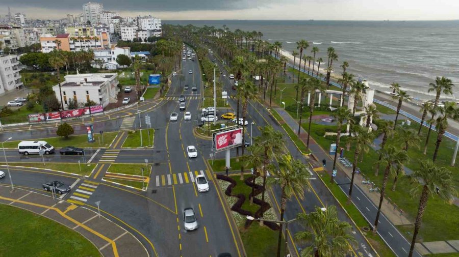 Mersin’de Belediye Ekipleri Yağış Dolayısıyla Teyakkuzda