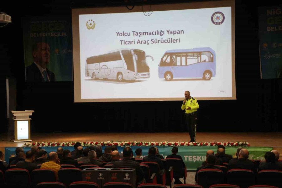 Niğde’de Toplu Taşıma Araçlarının Sürücülerine Kişisel Gelişim Semineri