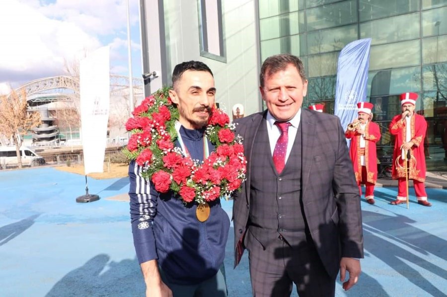 Avrupa Şampiyonuna Görkemli Karşılama