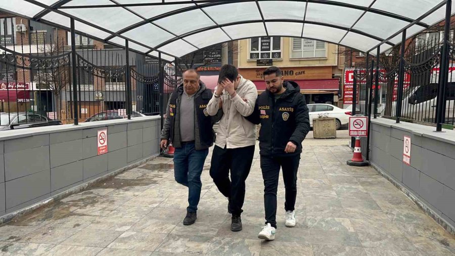 “askerim” Diyerek Girdiği Günlük Kiralık Daireden Hırsızlık Yapan Şahıs Yakalandı