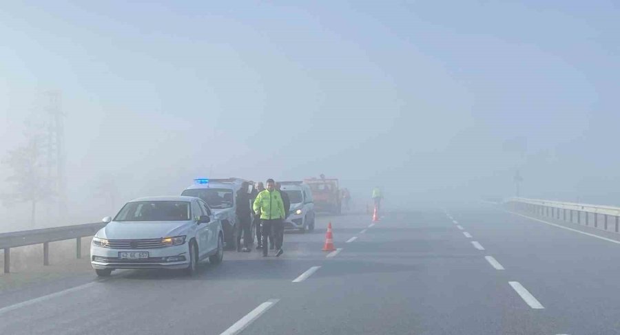 Yoğun Sis Kazaları Beraberinde Getirdi