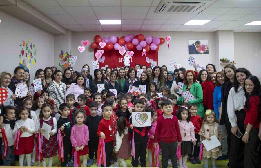 Halkkent Çocuk Gelişim Merkezinde Eğitim Gören Çocuklar, ’dünya Sevgi Günü’nü Aileleriyle Kutladı