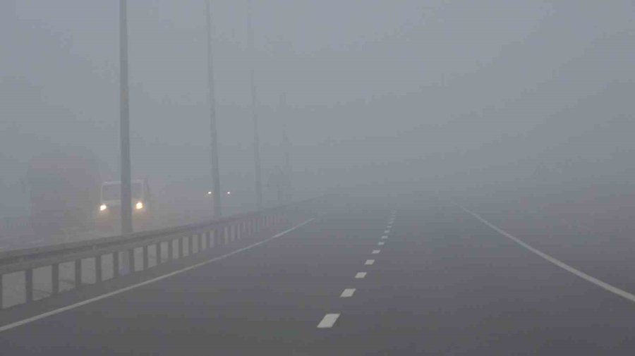 Aksaray’da Sis Nedeniyle Görüş Mesafesi 10 Metreye Kadar Düştü