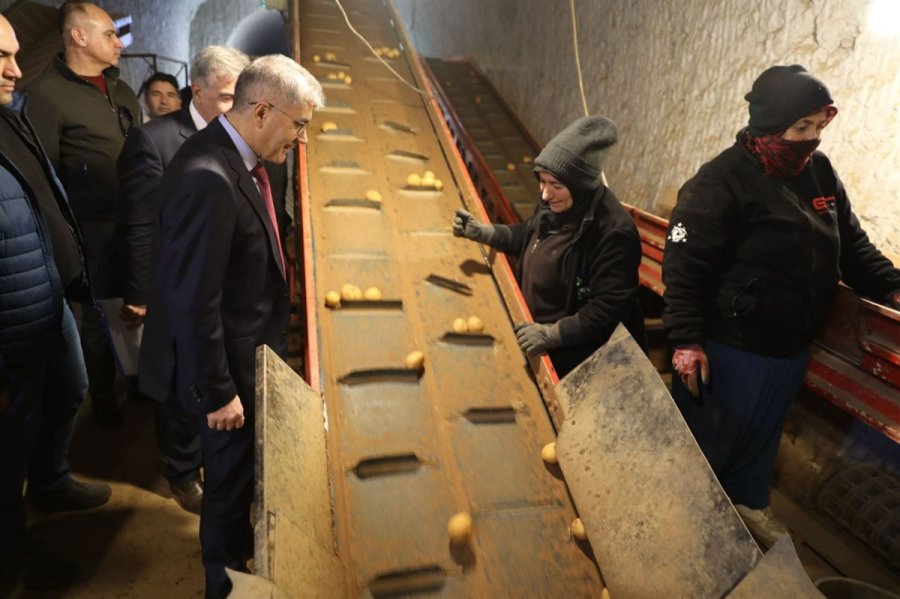 Niğde’nin Doğal Kaya Oyma Depoları Ekonomiye Katkı Sağlıyor