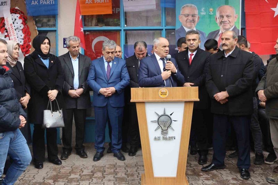 Yahyalı’da Miting Havasında Seçim Bürosu Açıldı