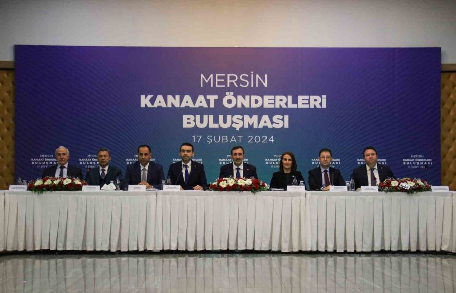 Cumhurbaşkanı Yardımcısı Yılmaz, Mersin’de Kanat Önderleriyle Bir Araya Geldi