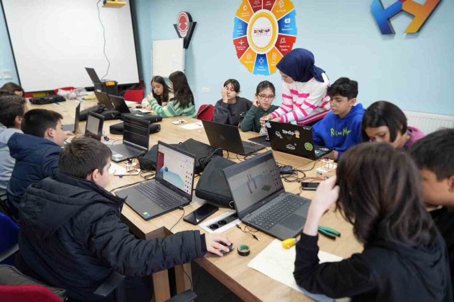 Geleceğin Bayraktarları Bu Atölyelerde Yetişiyor