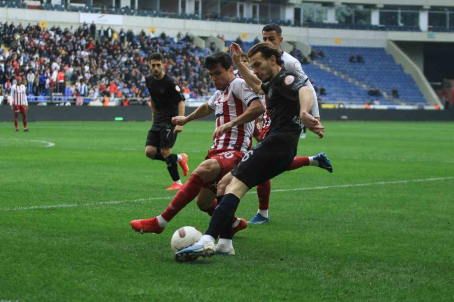 Trendyol Süper Lig: Hatayspor: 0 - Sivasspor: 1 (ilk Yarı)