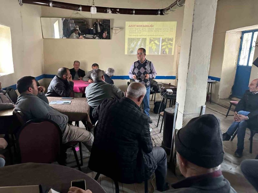 Üreticilere Gübreleme İle Zararlılarla Mücadele Eğitimi